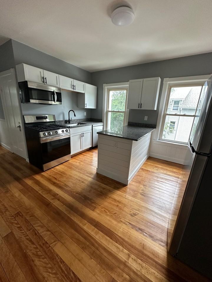 41 Eastern Avenue - Photo 2 of 11