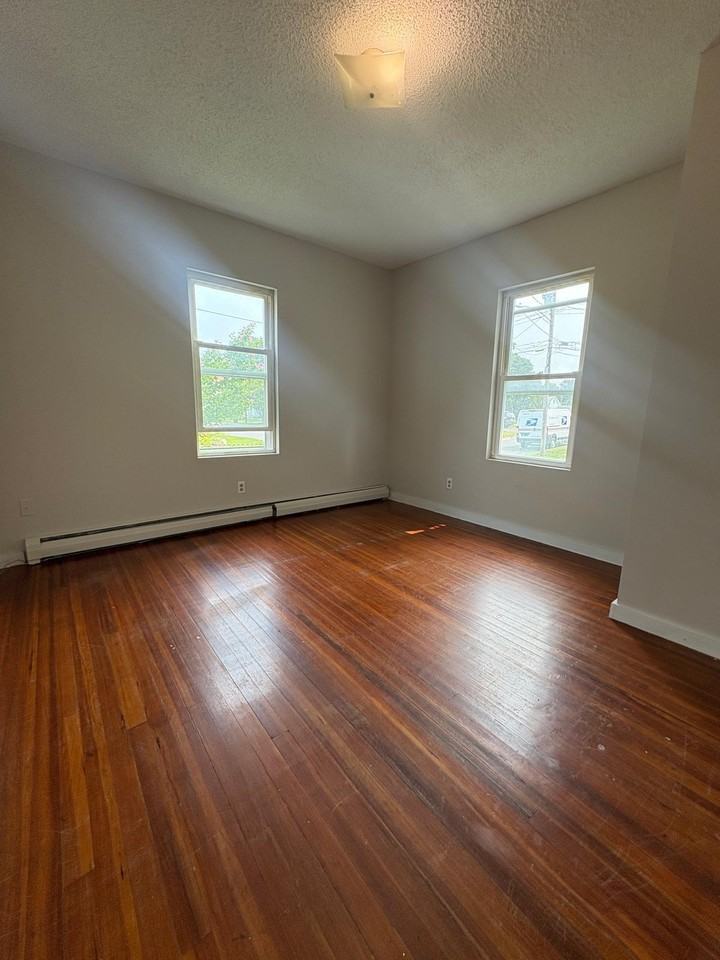 41 Perrine Avenue - Photo 2 of 5