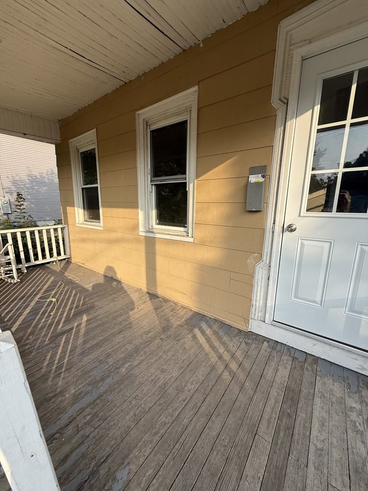 98 E Schuyler St - Photo 2 of 20