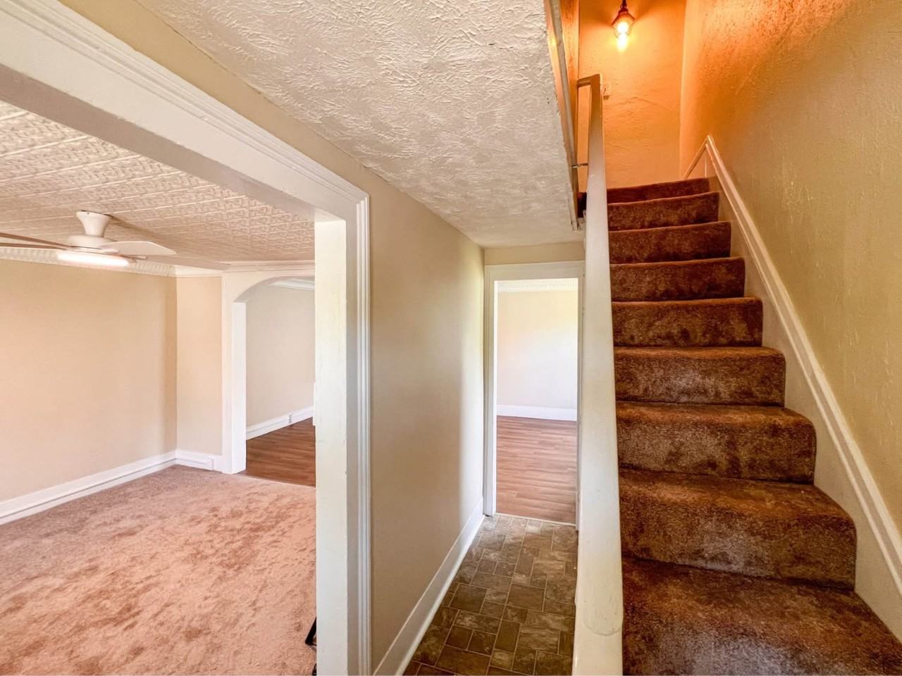 98 E Schuyler St - Photo 3 of 20