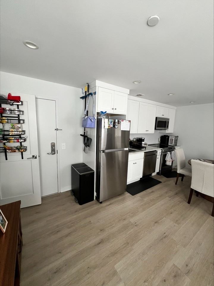 380 Division Street - Photo 3 of 14