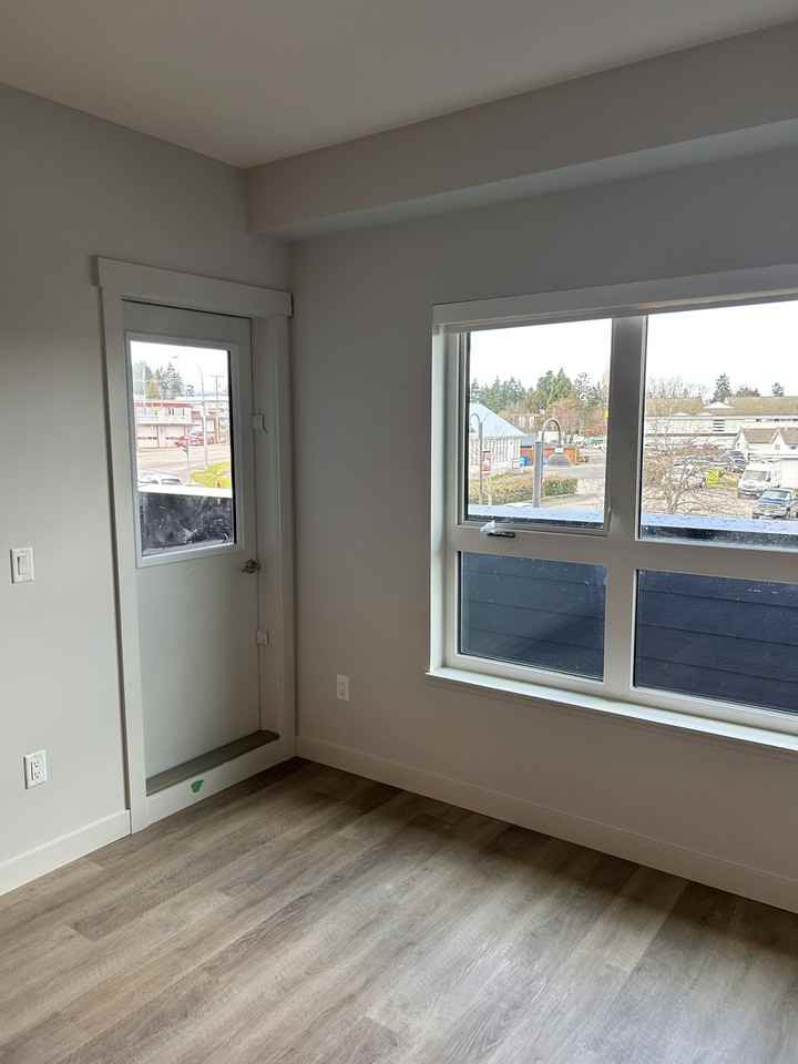 164 207n - 164 Alberni Highway - 207n #207N - Photo 4 of 10