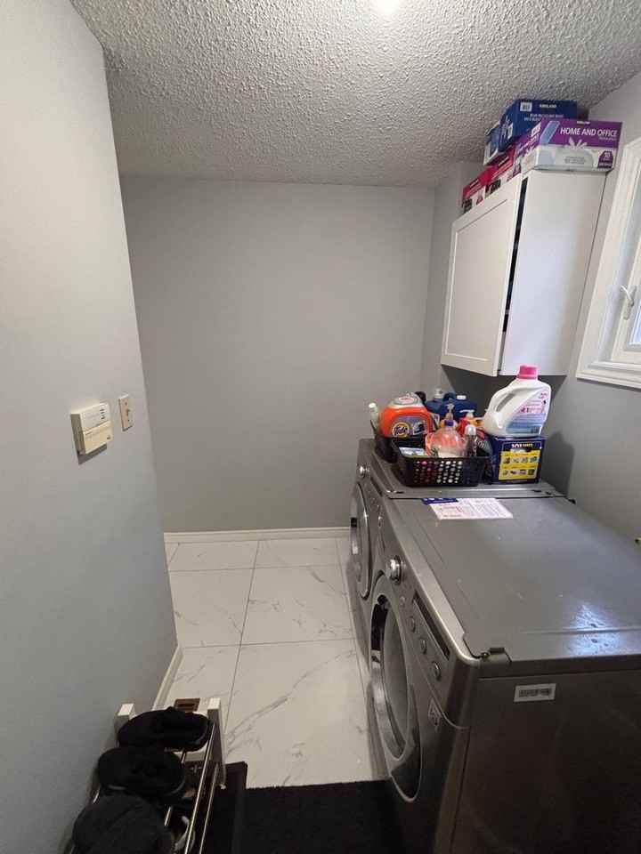 49 Elora Dr - Photo 3 of 23