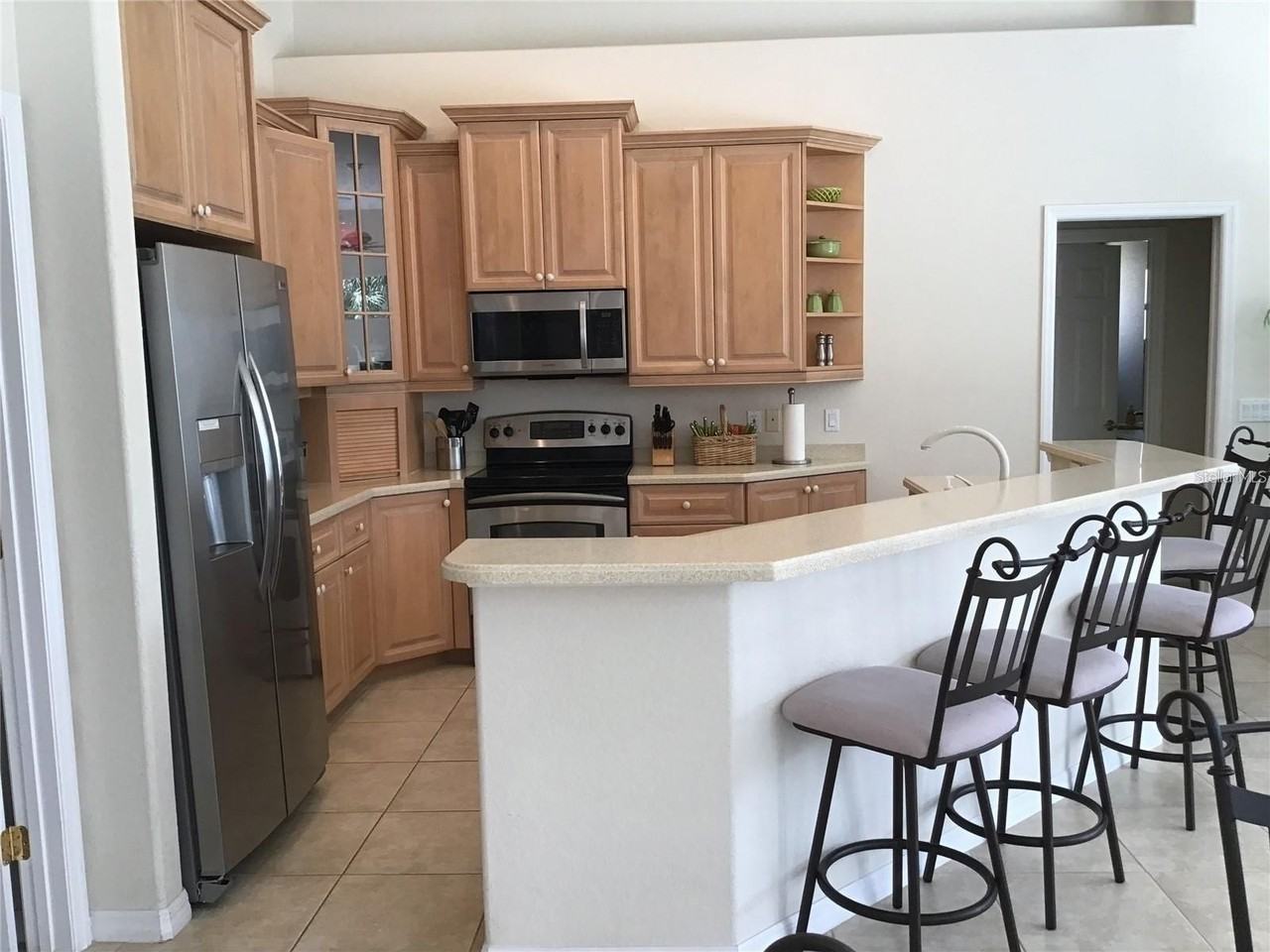 1292 W Hillsborough Blvd - Photo 6 of 19