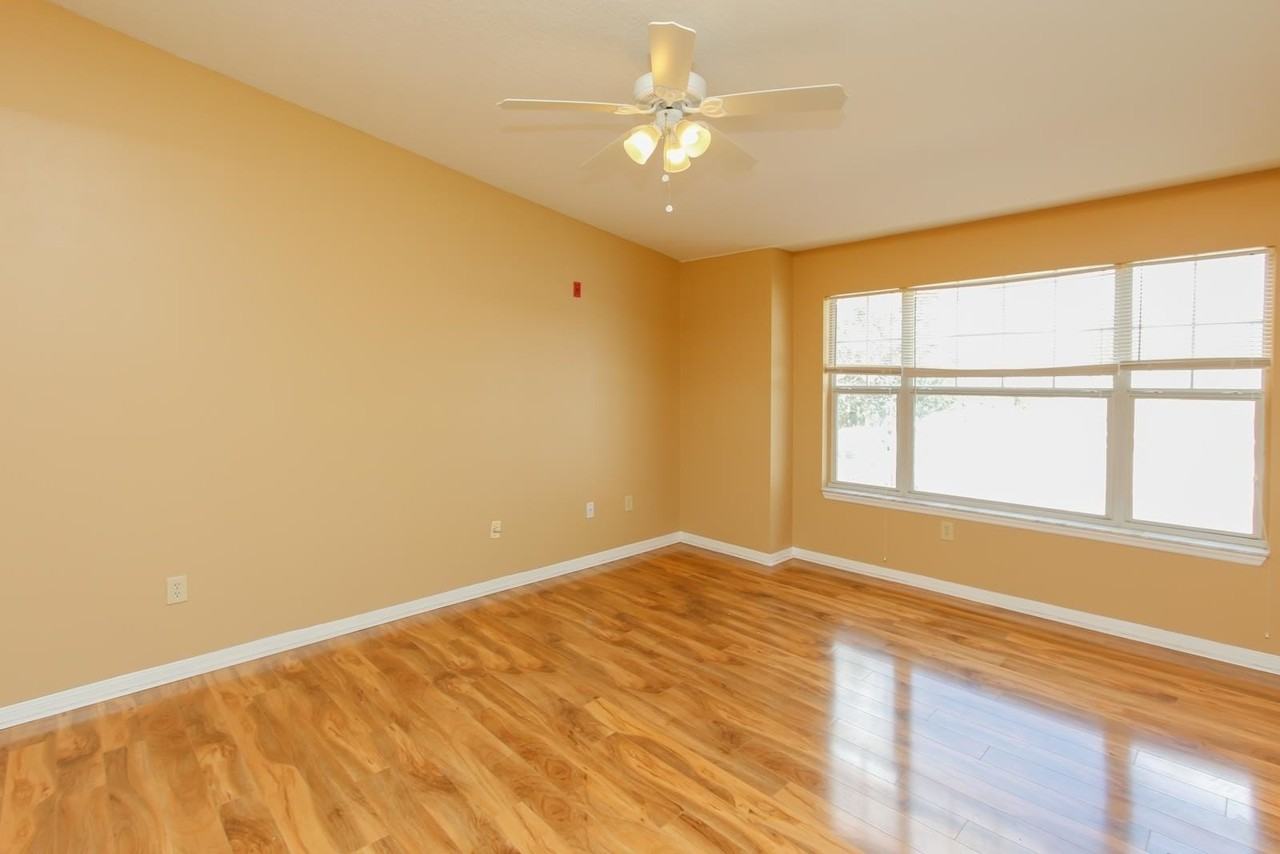 15207 Harbour Vista Cir - Photo 2 of 30