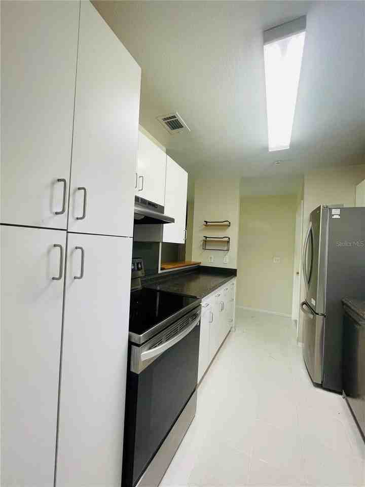 2450 Strawlawn Street - Photo 6 of 13