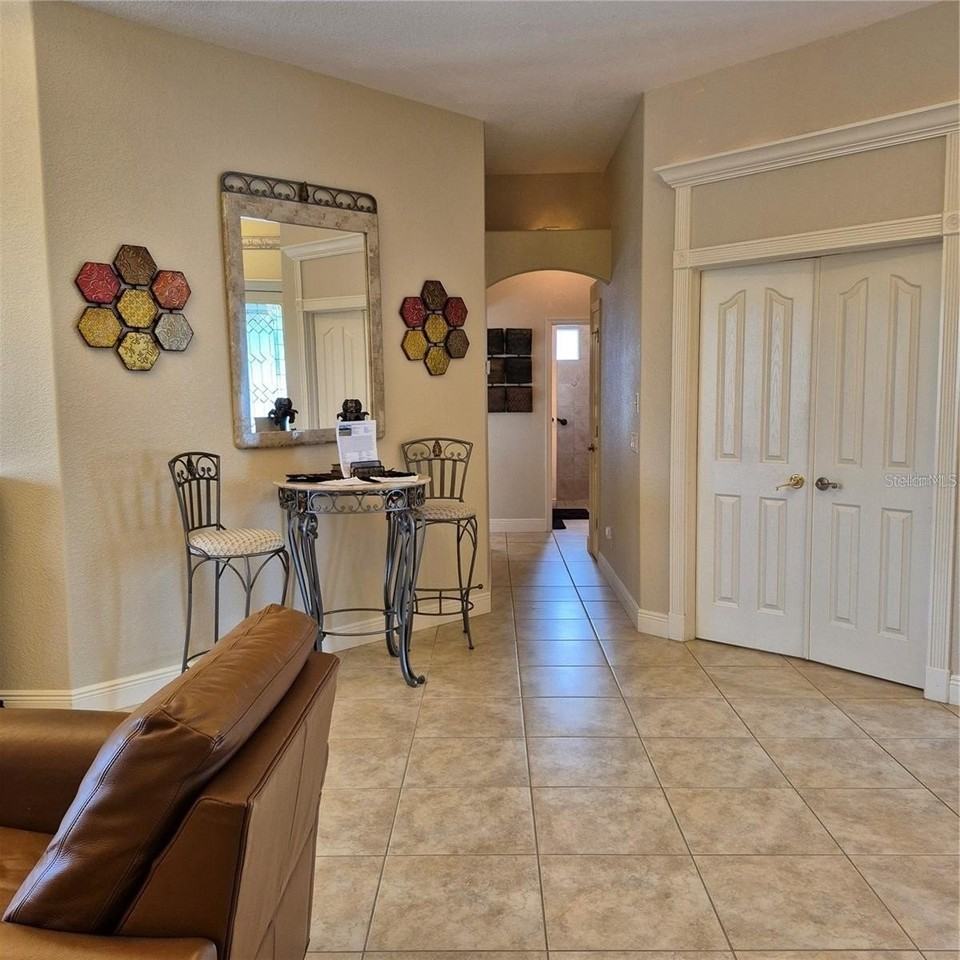 19 Medalist Way - Photo 4 of 30