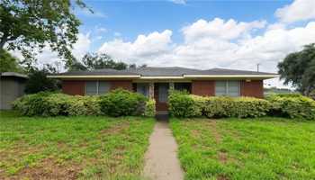 featured image of 4030 San Fernando Pl