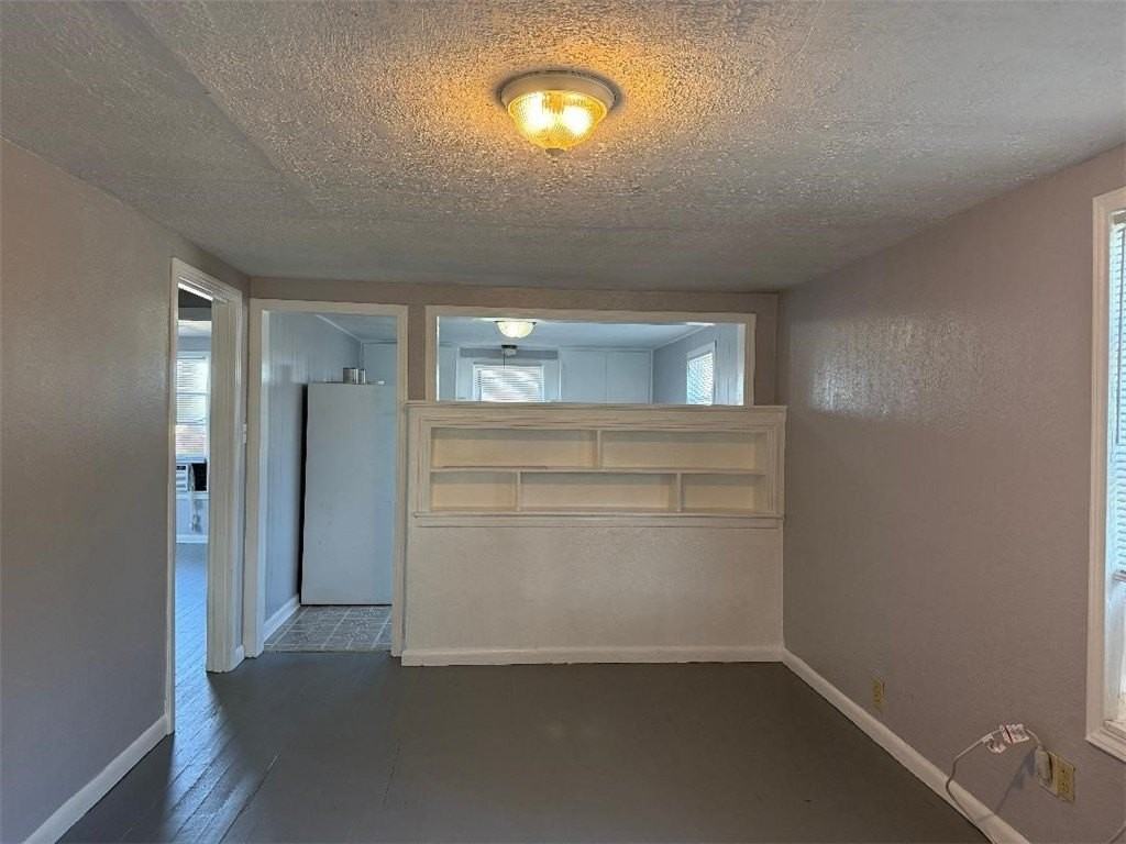 810 8th St - Photo 2 of 16