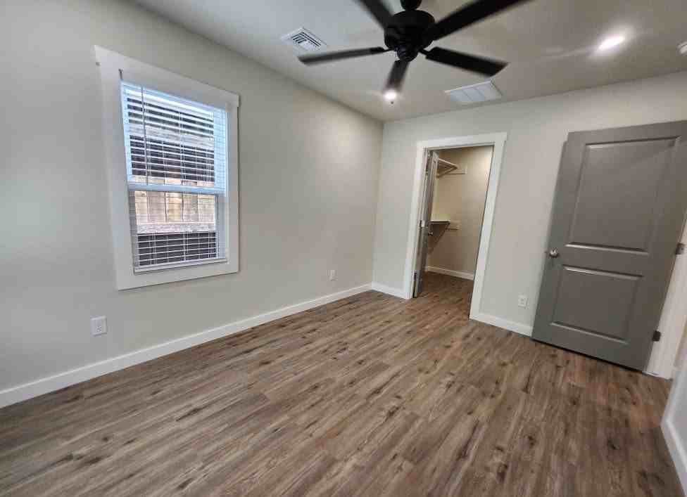 804 N Orange St - Photo 7 of 14