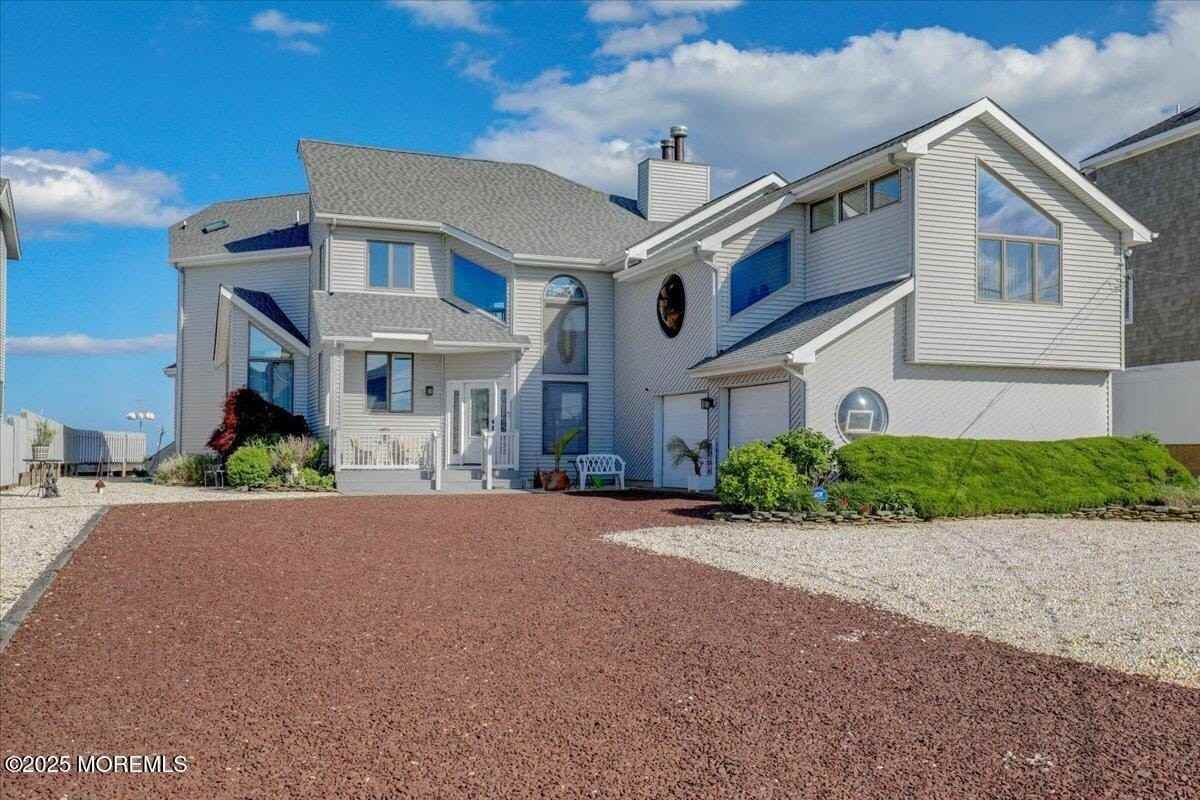 1207 Capstan Dr - Photo 6 of 50