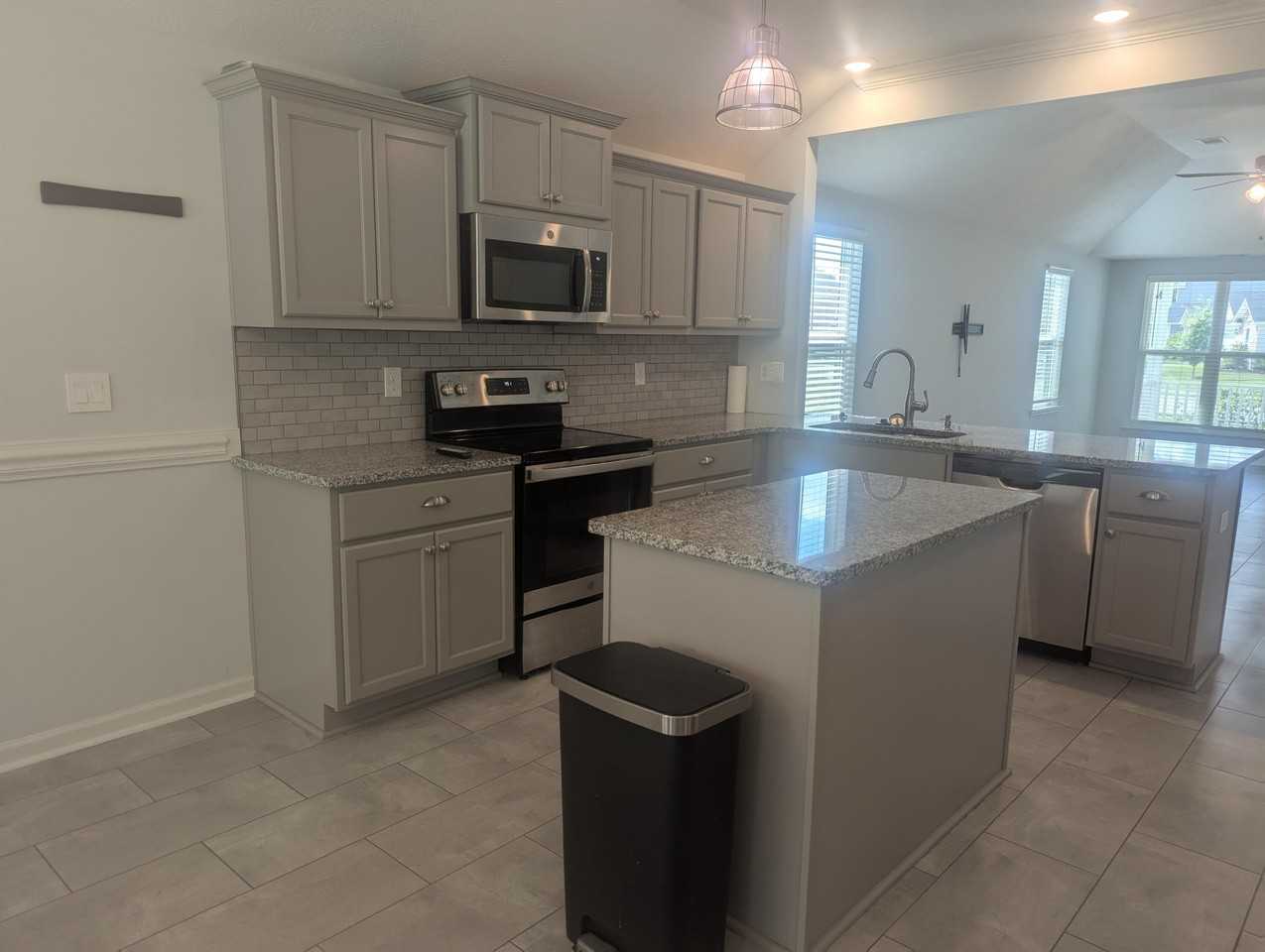 751 Fordham Rd - Photo 5 of 16