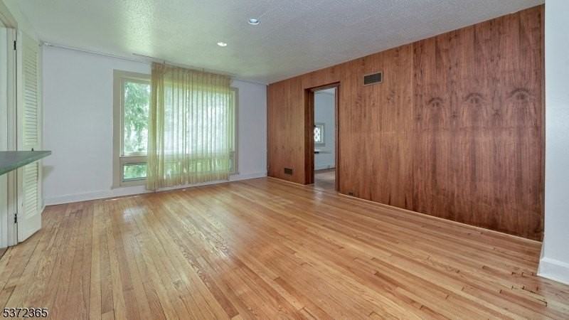 57 Winding Way - Photo 7 of 30