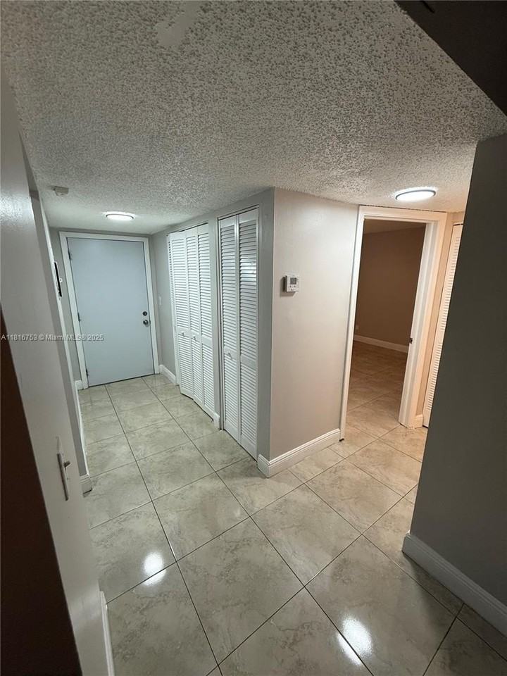 4121 Stirling Rd #402 - Photo 4 of 11