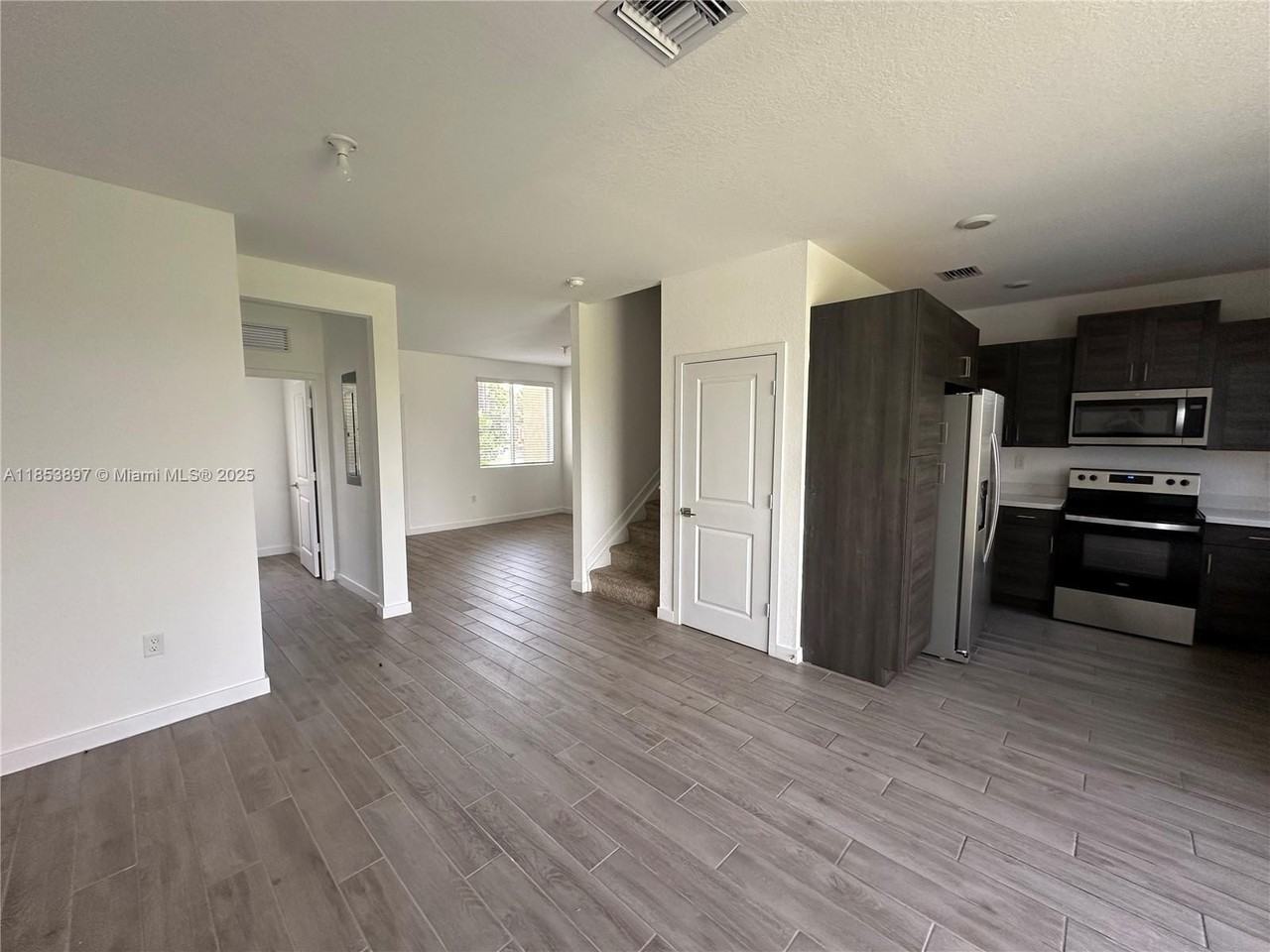 1092 Se 23rd Ave #1092 - Photo 5 of 16