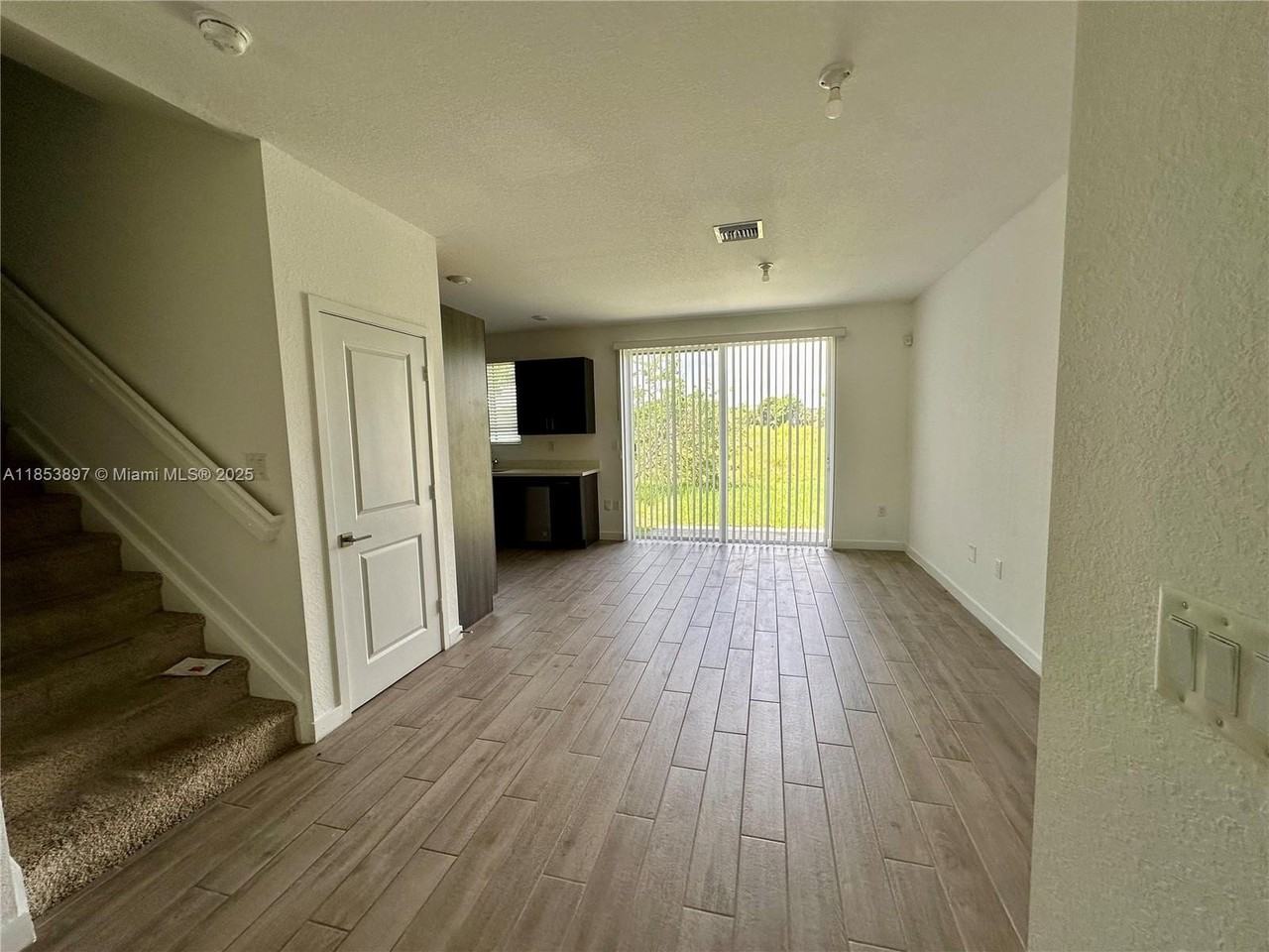 1092 Se 23rd Ave #1092 - Photo 6 of 16