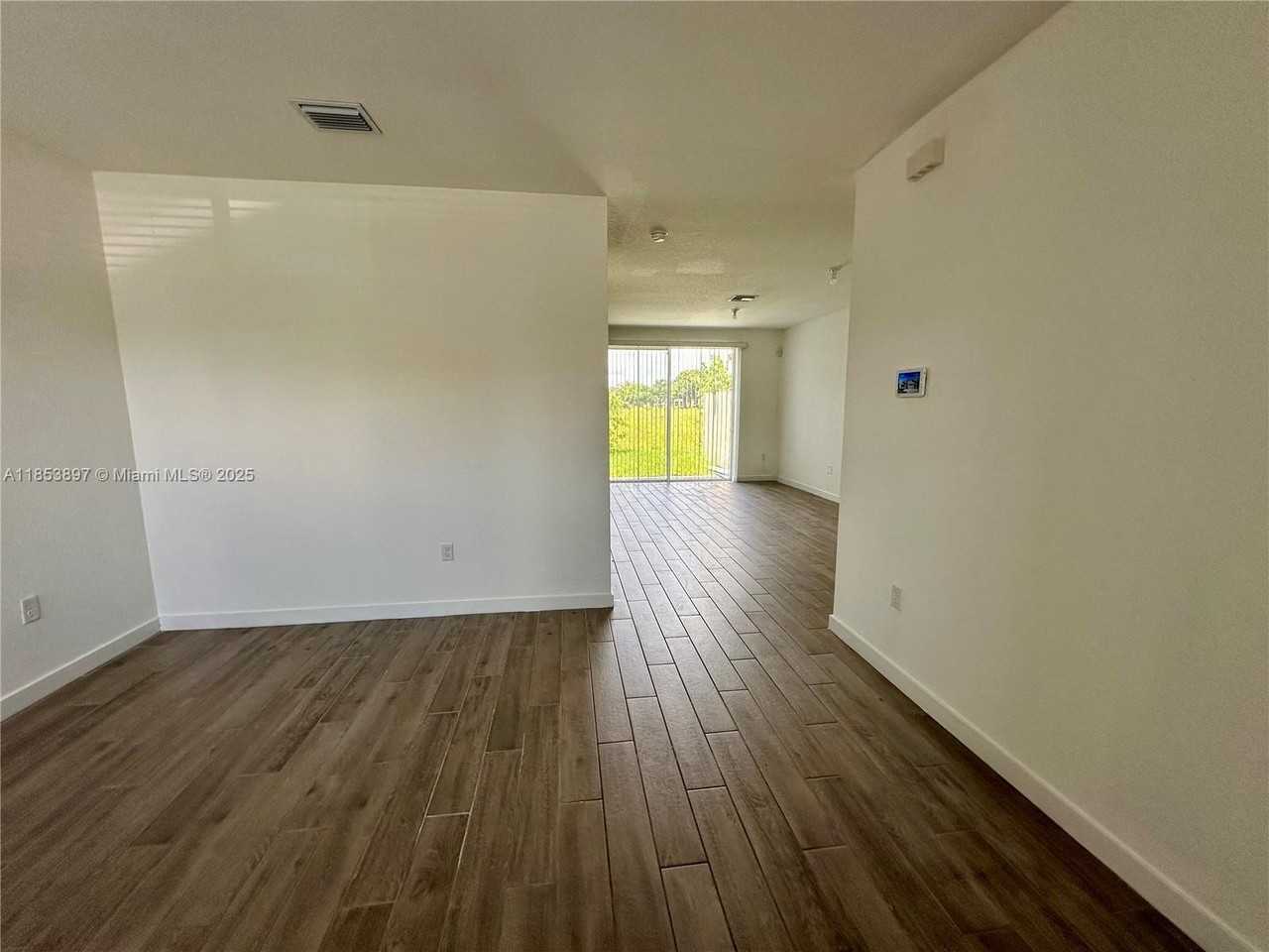 1092 Se 23rd Ave #1092 - Photo 7 of 16