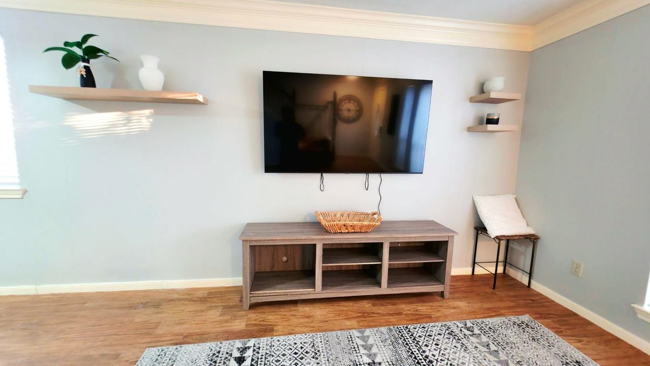 Halldale Dr - Photo 2 of 18