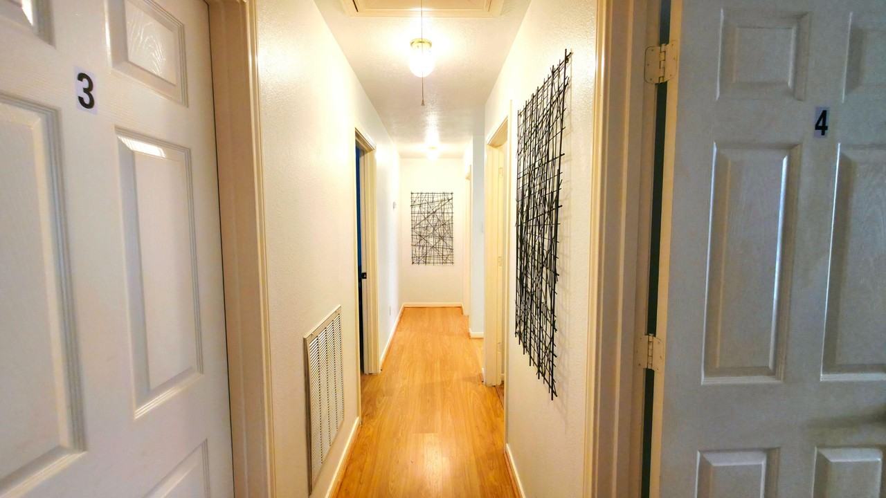 Halldale Dr - Photo 4 of 18