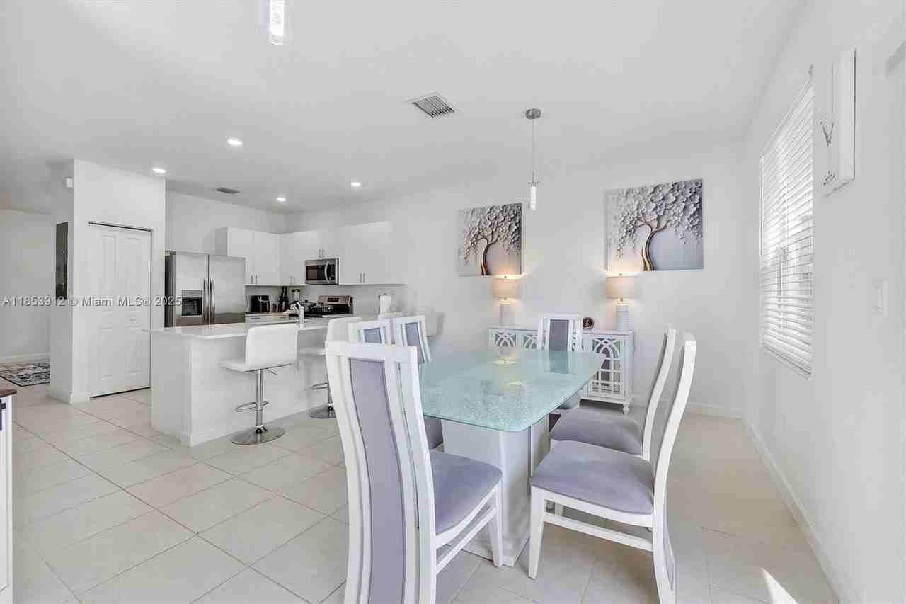 29269 Sw 162nd Ct #0 - Photo 2 of 36