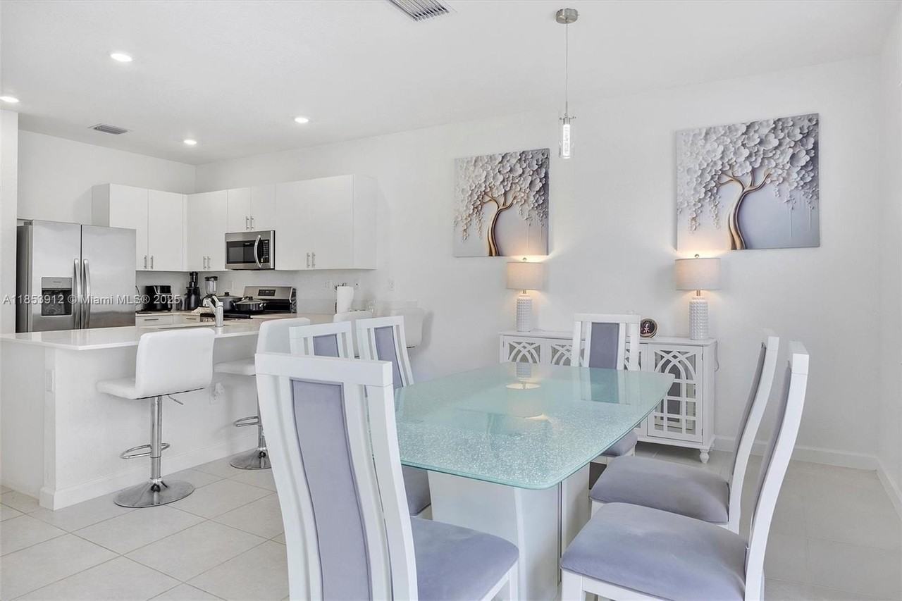 29269 Sw 162nd Ct #0 - Photo 3 of 36