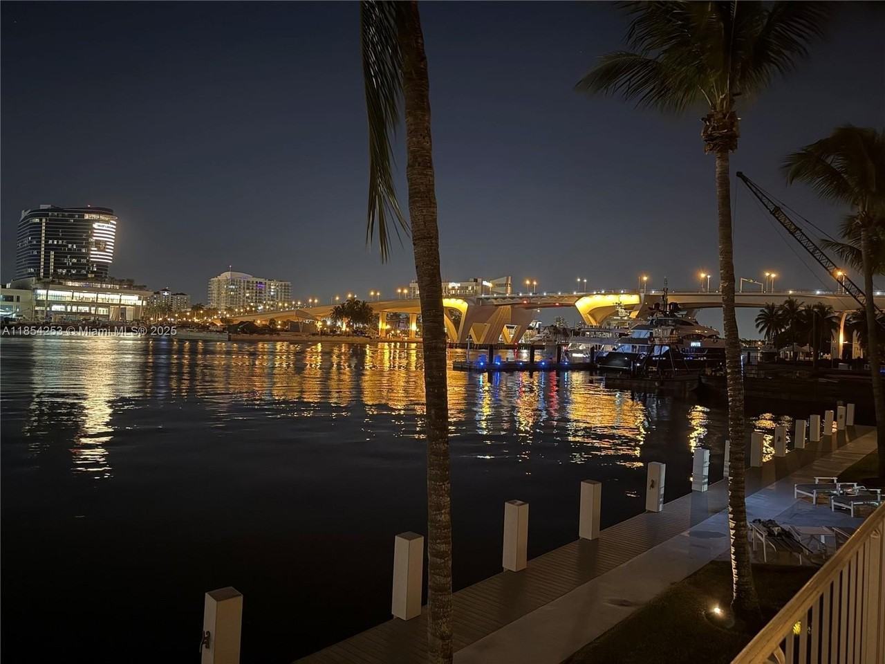 1775 Harbourview Dr #3