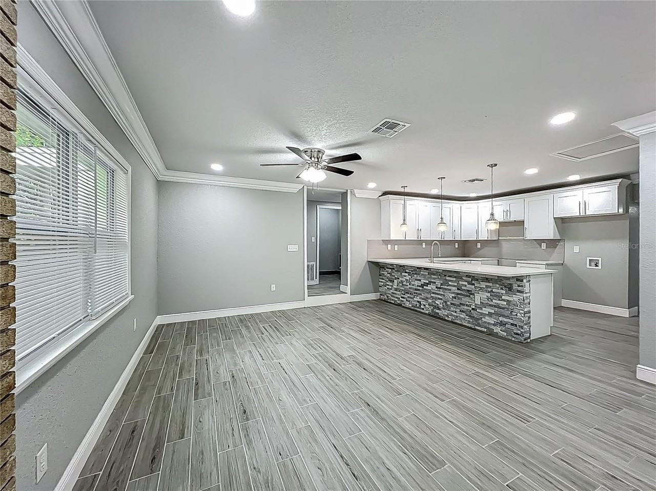 1414 Beaver Pl - Photo 7 of 43