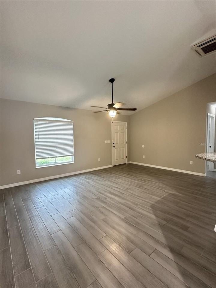 12 Pine Trace Pl - Photo 4 of 26