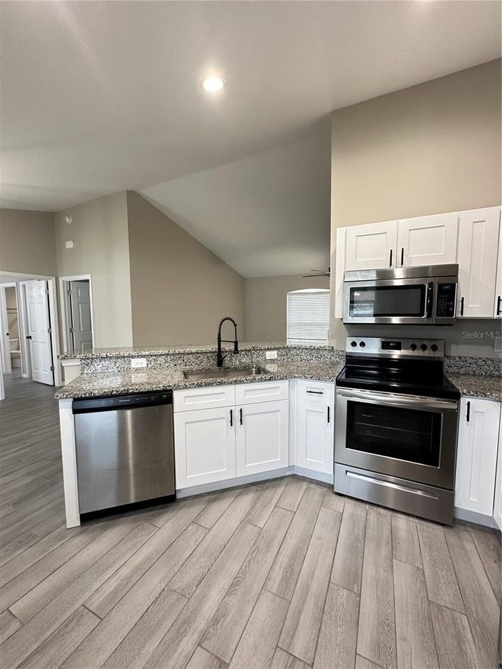 12 Pine Trace Pl - Photo 7 of 26