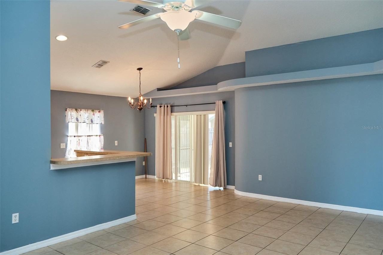 2726 Randal Way - Photo 5 of 20