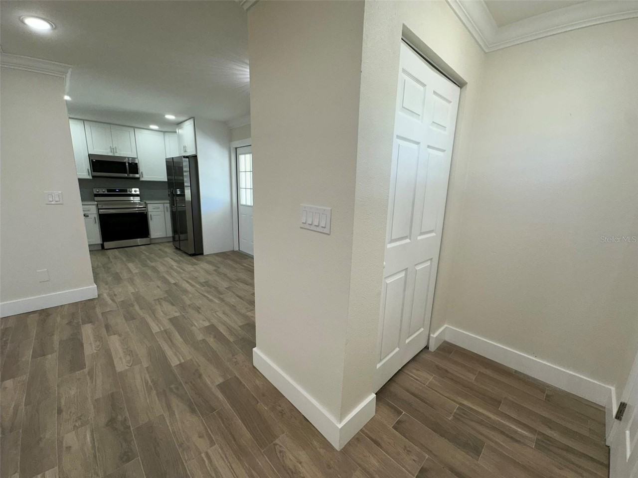 6013 Fortune Pl #6013 - Photo 6 of 38