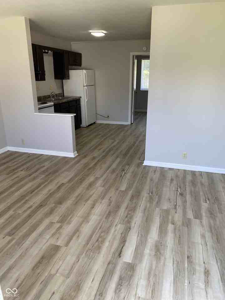 318 N Clark St #9 - Photo 3 of 11