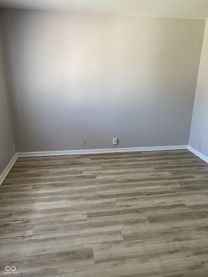 318 N Clark St #9 - Photo 4 of 11