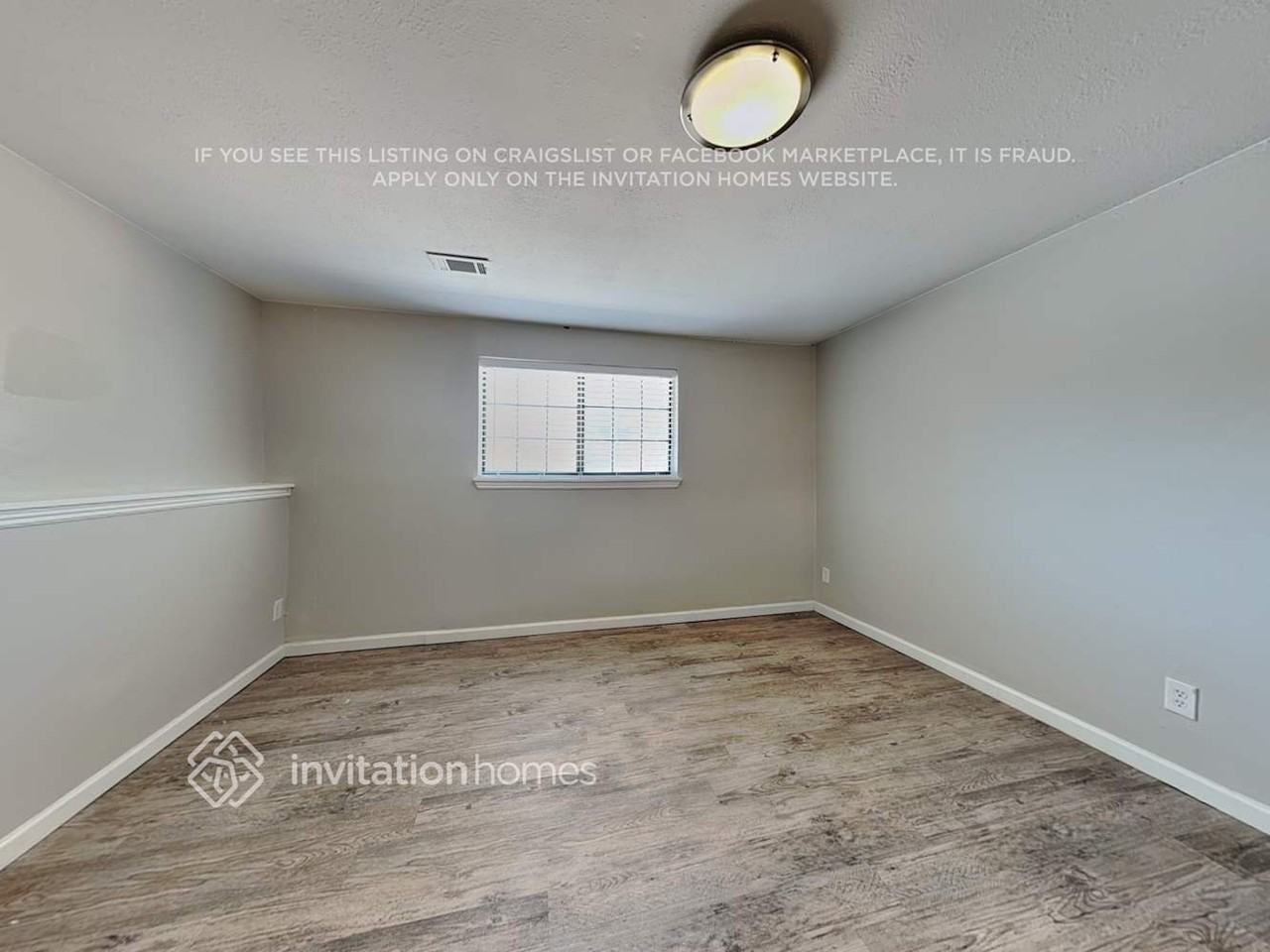 11762 Albion St - Photo 6 of 19