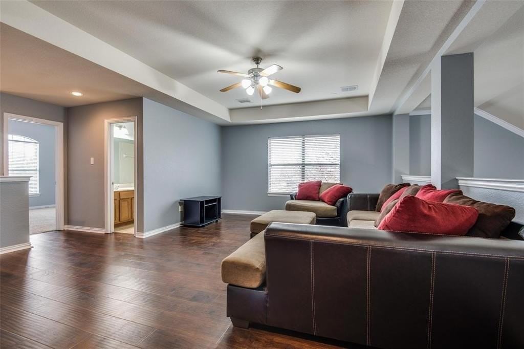 9301 Jerico Dr - Photo 4 of 21