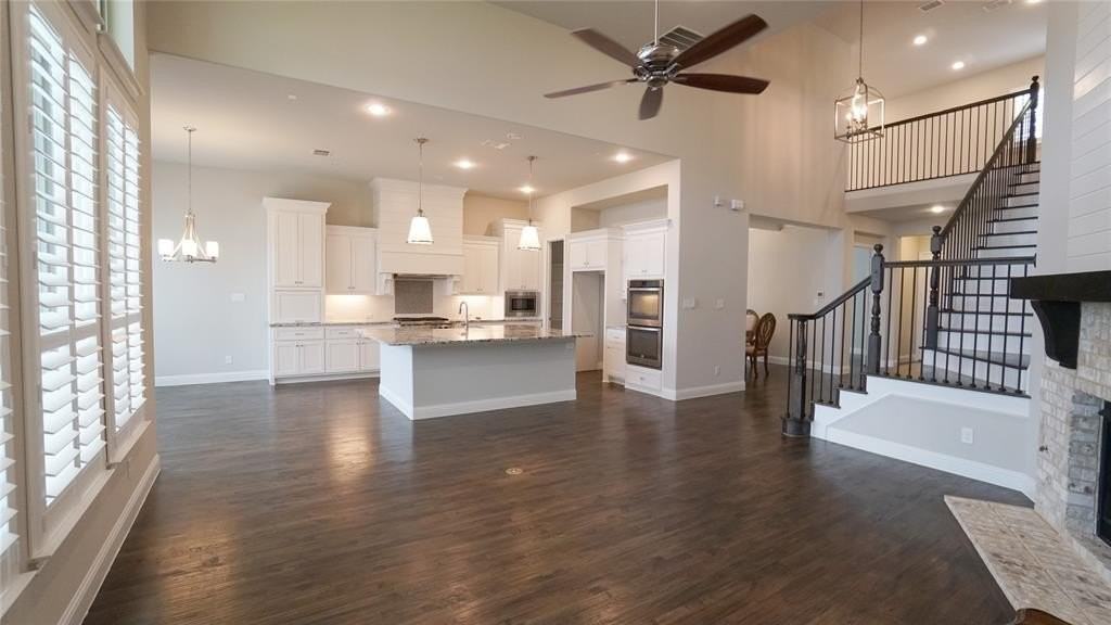 521 Stratton Dr - Photo 3 of 28