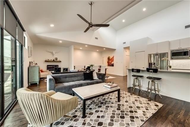 2222 N Prairie Ave #2 - Photo 2 of 33