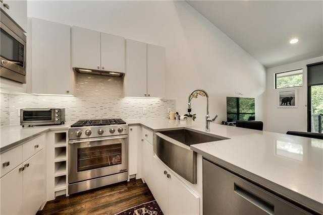 2222 N Prairie Ave #2 - Photo 5 of 33