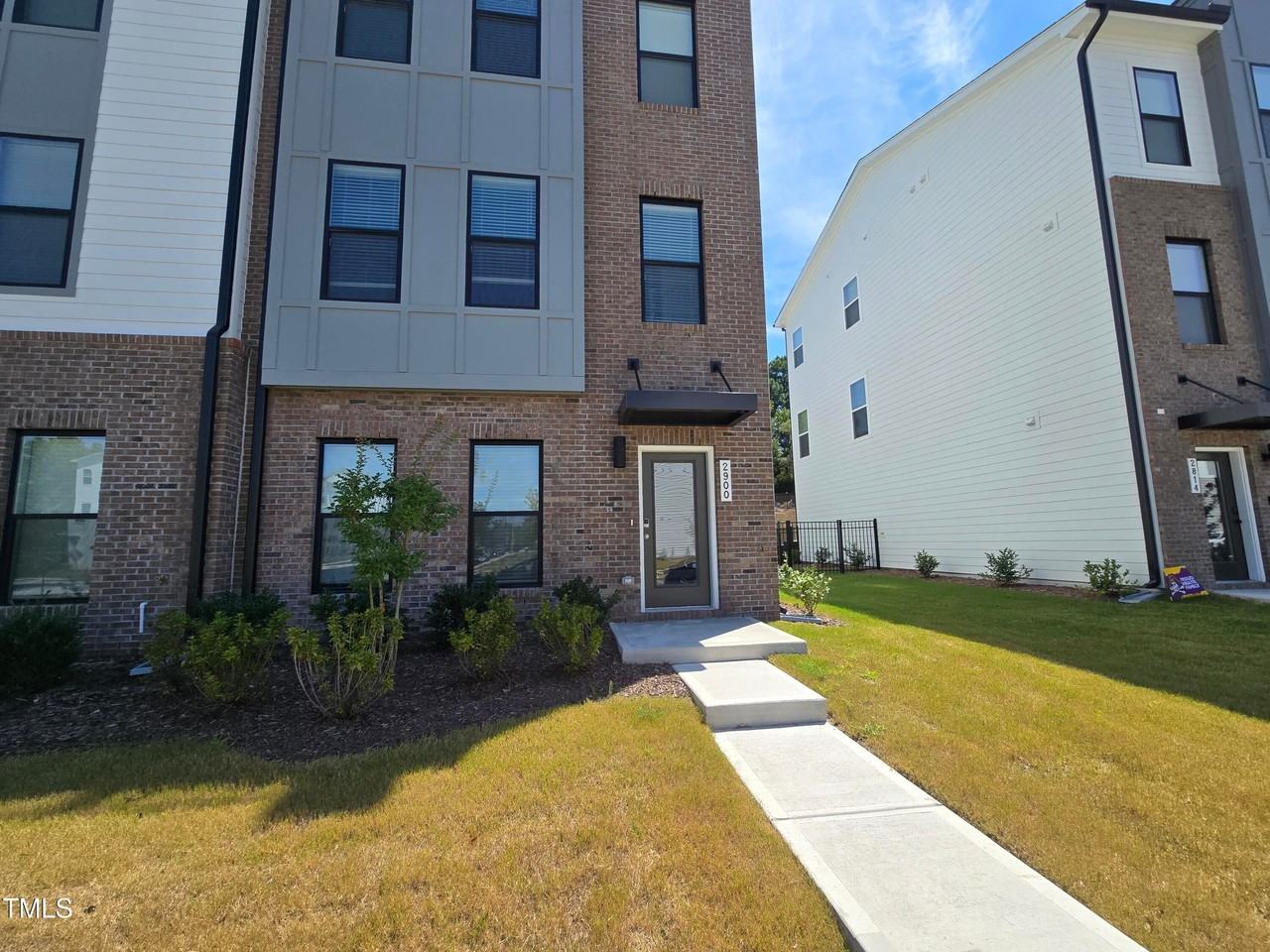 2900 Kempthorne Road - Photo 3 of 33