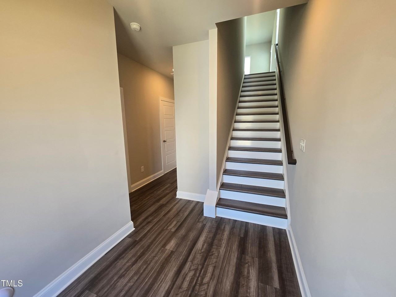 2900 Kempthorne Road - Photo 4 of 33