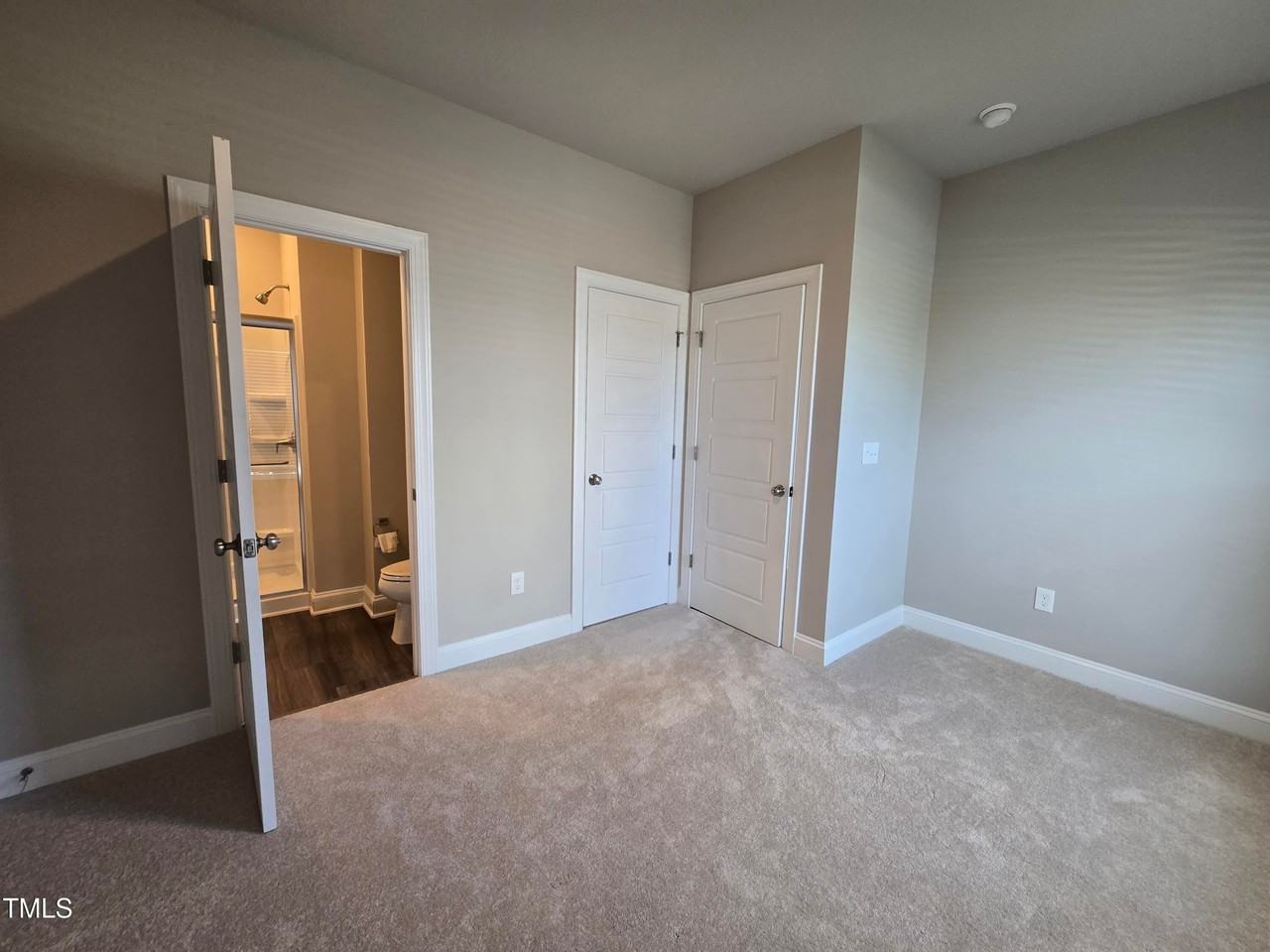 2900 Kempthorne Road - Photo 5 of 33