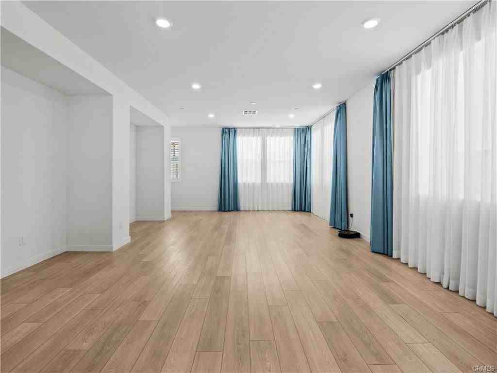 27148 Valley Oak Pl - Photo 3 of 8