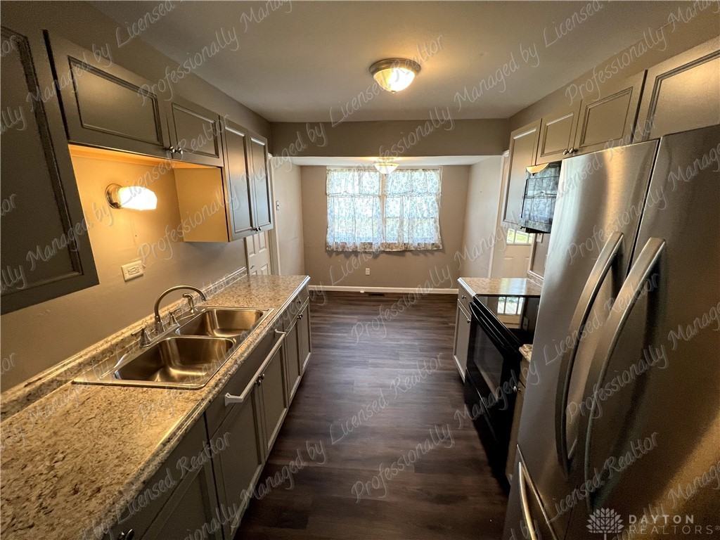 170 W Market St - Photo 7 of 30