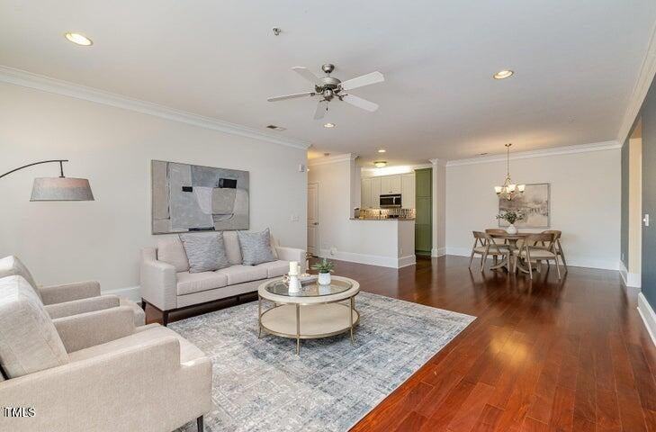 201 Finsbury St - Photo 3 of 14