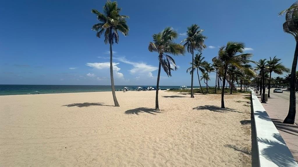 625 Antioch Ave #302 - Photo 2 of 50