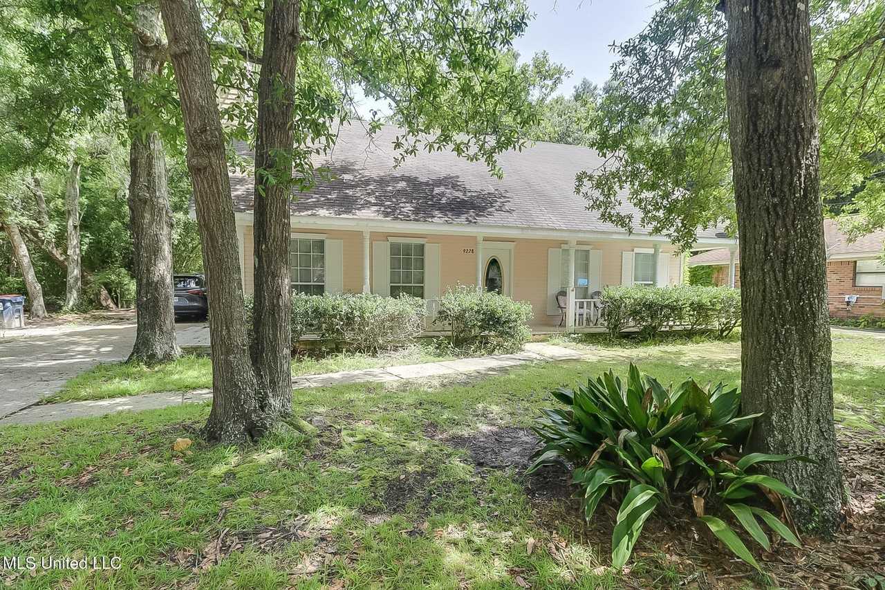 9228 Point Aux Chenes Rd - Photo 2 of 24