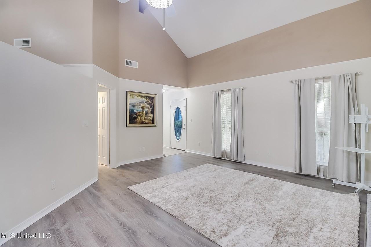 9228 Point Aux Chenes Rd - Photo 4 of 24