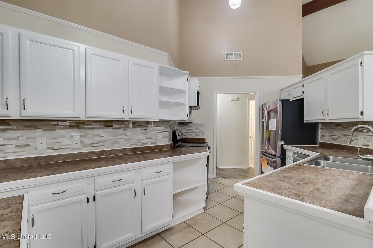 9228 Point Aux Chenes Rd - Photo 6 of 24