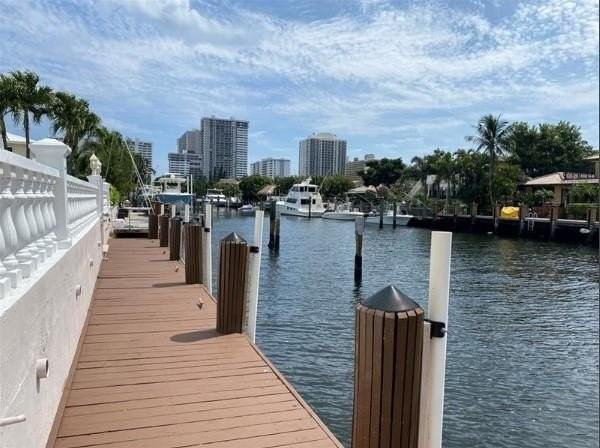 3116 Ne 42nd Ct - Photo 4 of 34