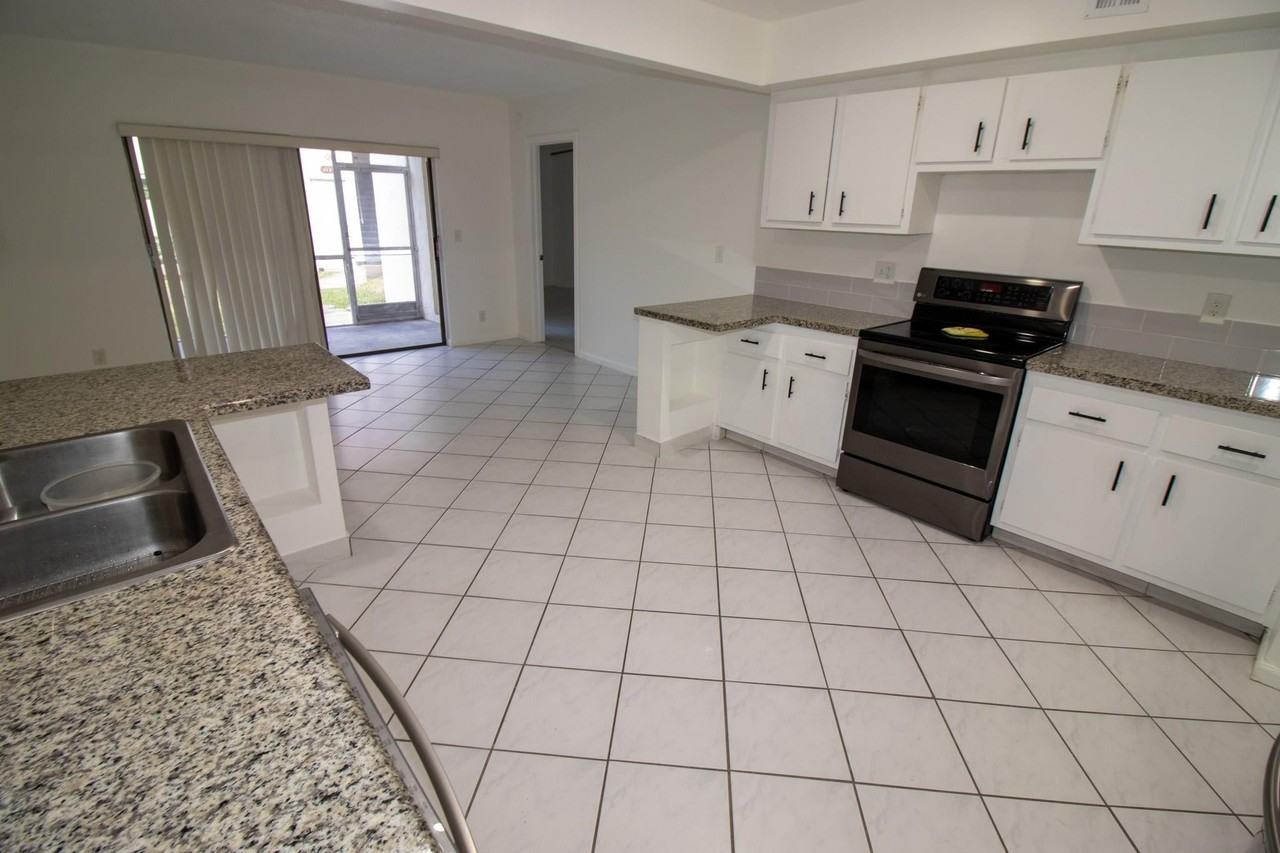 3115 Coral Hills Drive - Photo 4 of 14